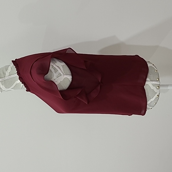 NWT Dynamite Maroon Ruffle Top - Picture 5 of 6